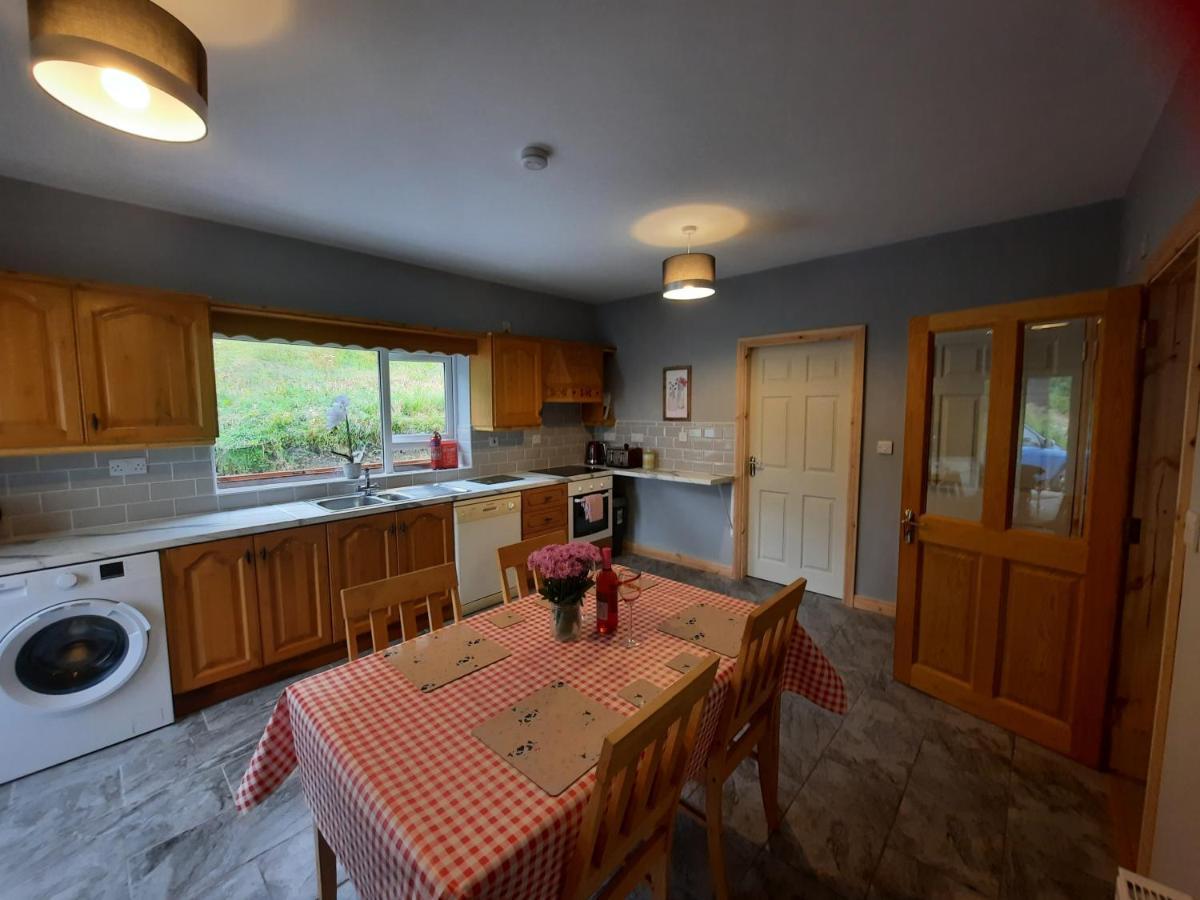 Conneelys Cottage, Connemara, Clifden, H71Y096 Eksteriør bilde